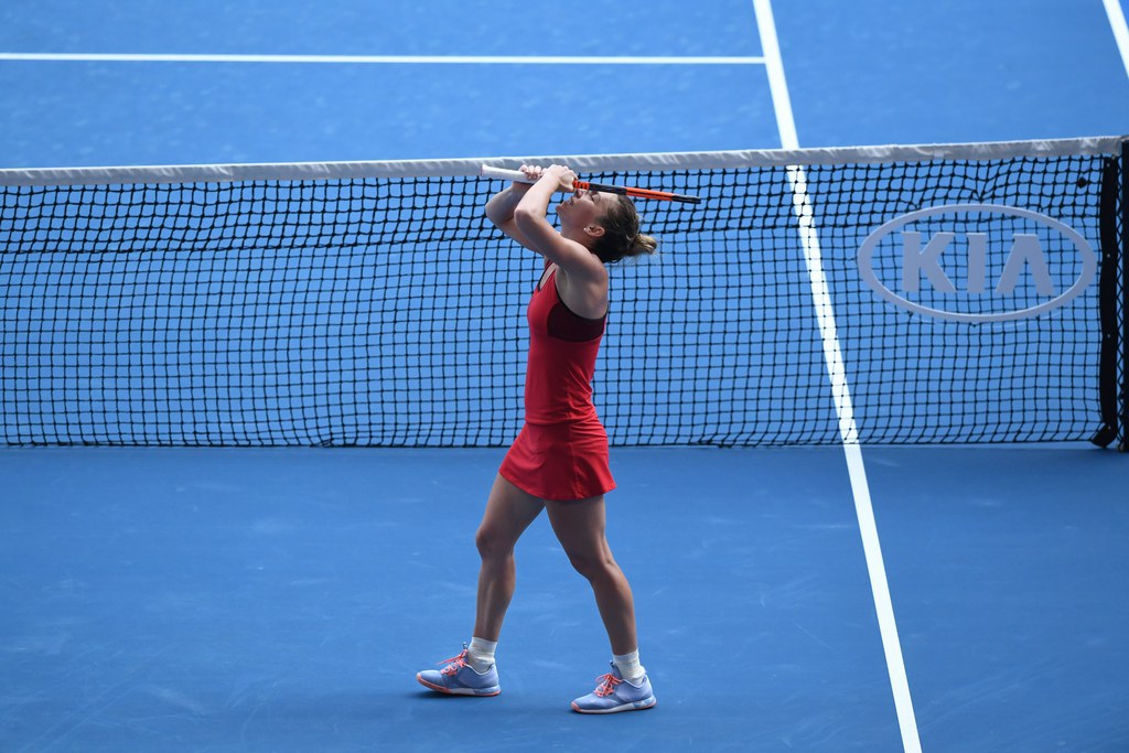 Après avoir sauvé deux balles de match face à Angelique Kerber, la Roumaine Simona Halep obtient son ticket pour la finale.