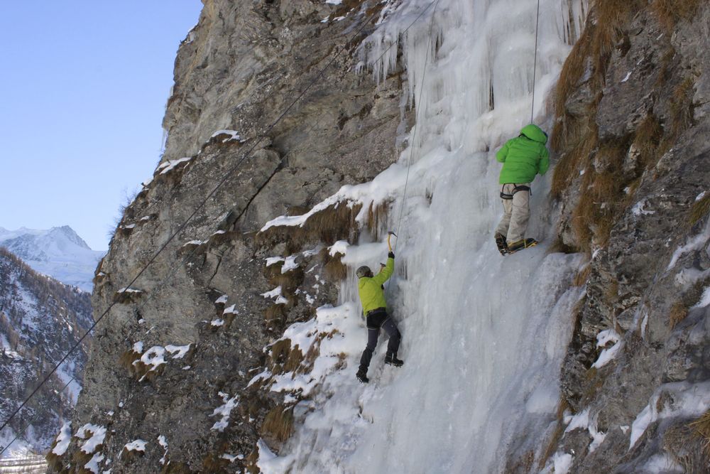 Le public pourra s'essayer à l'escalade sur glace samedi à Zinal.