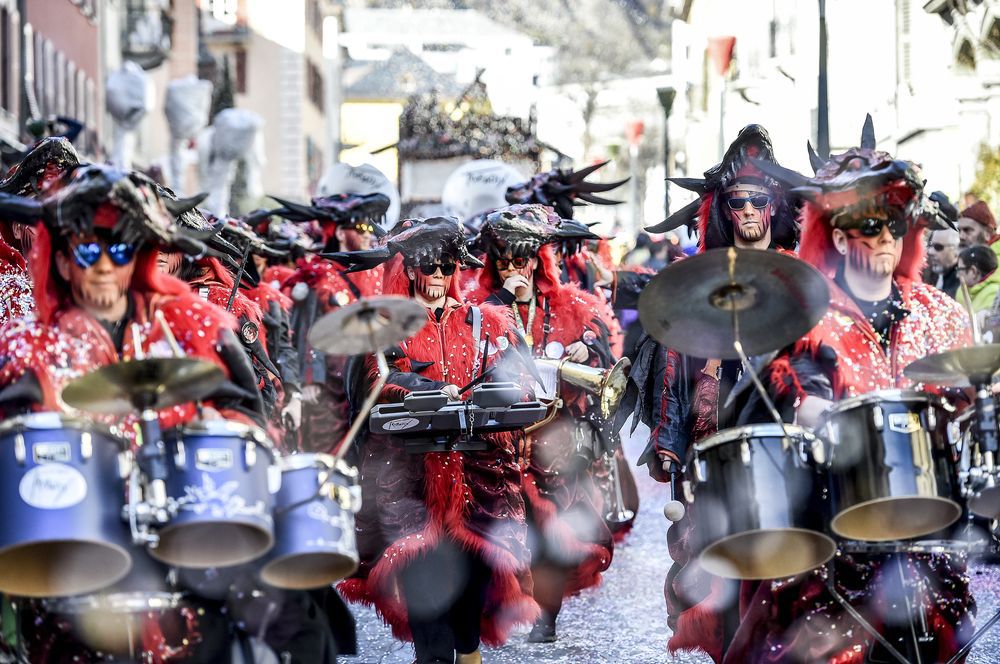 Le cortège du Carnaval de Sion attire toujours la foule le samedi dans la capitale.