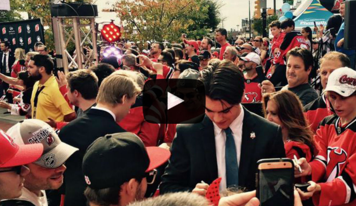 Outre-Atlantique, Nico Hischier est un véritable phénomène. 