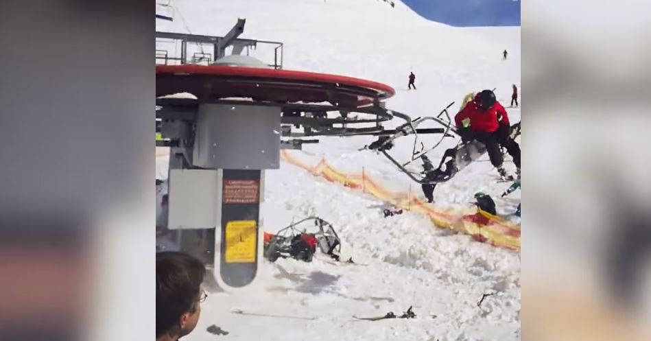 Les skieurs ont carrément été éjectés de leurs sièges.