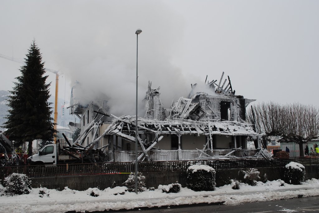 L'ancien hôtel, quasiment détruit par les flammes, a été rasé.