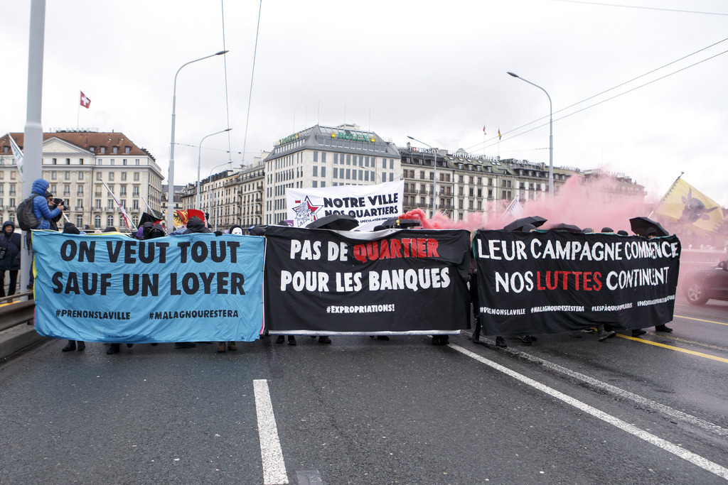 Près de 2000 manifestants ont défilé dans les rues genevoises, lors de la manifestation pour le droit à la Ville.