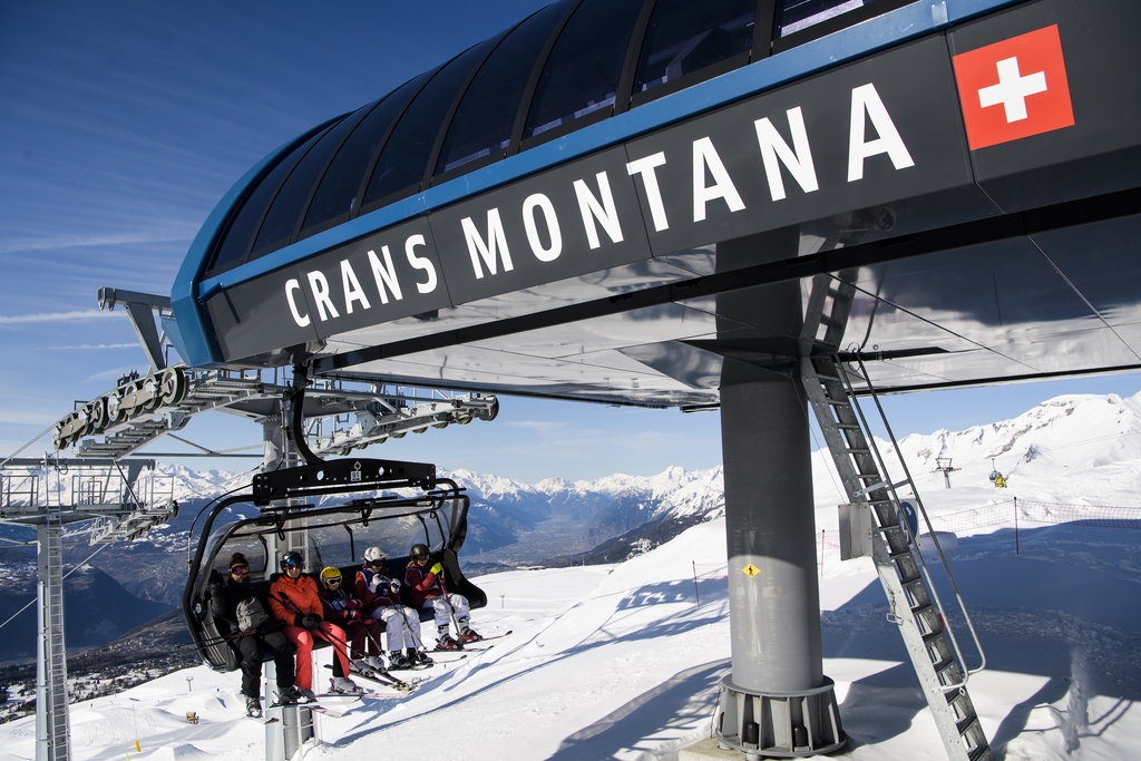 La société de remontées mécaniques Crans-Montana-Aminona (CMA), qui a fermé le domaine skiable pendant deux jours, mercredi et jeudi, à cause d'un litige financier avec les trois communes de la station valaisanne, avait déjà menacé de le faire à plusieurs reprises.