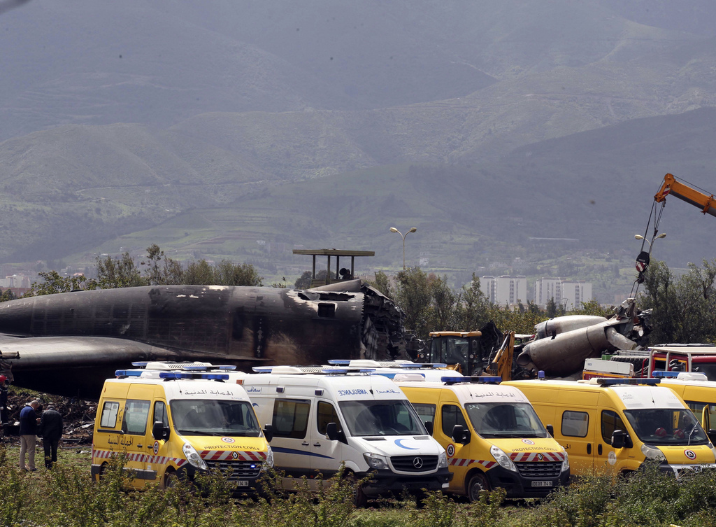 Environ 250 militaires ont péri dans l'accident d'un avion de l'armée mercredi près de Boufarik, à 30 km au sud-ouest d'Alger.