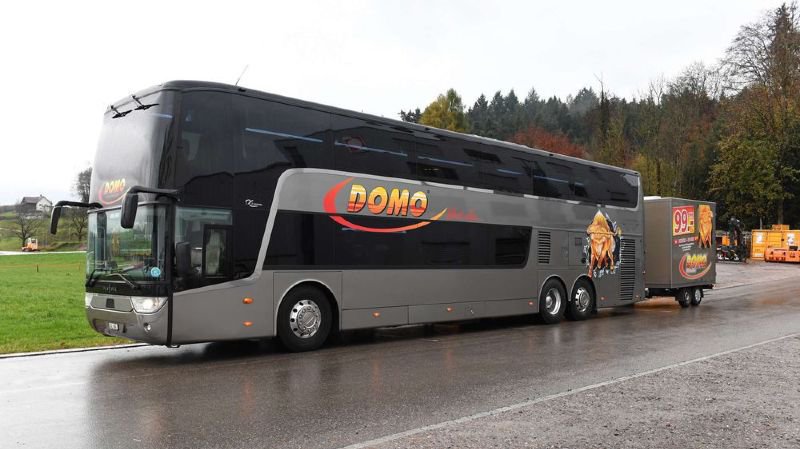 L'entreprise zurichoise Domo Reisen a obtenu des concessions pour l'exploitation de trois lignes de bus longue distance, dont Sion-Coire.
