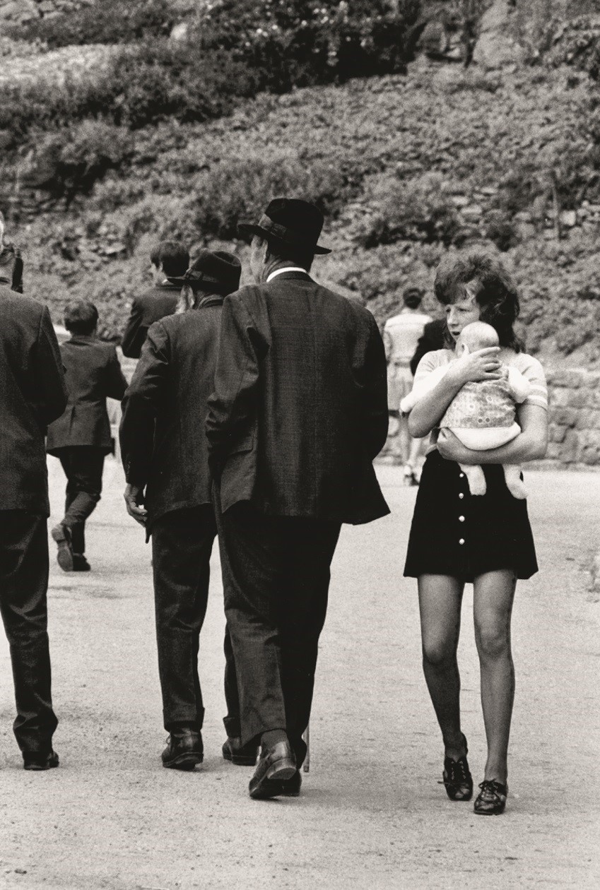 En 1974, à Toerbel, la femme prend la route vers l’émancipation. 