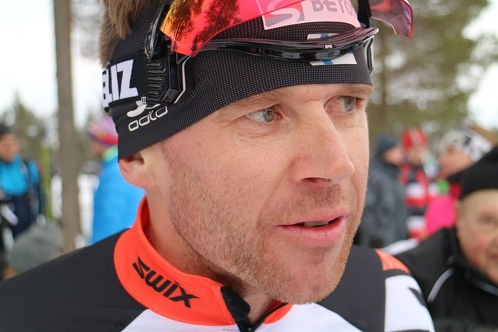Sur ses skis, le Finlandais a parcouru l'équivalent de la distance Genève-St-Moritz en 24 heures.