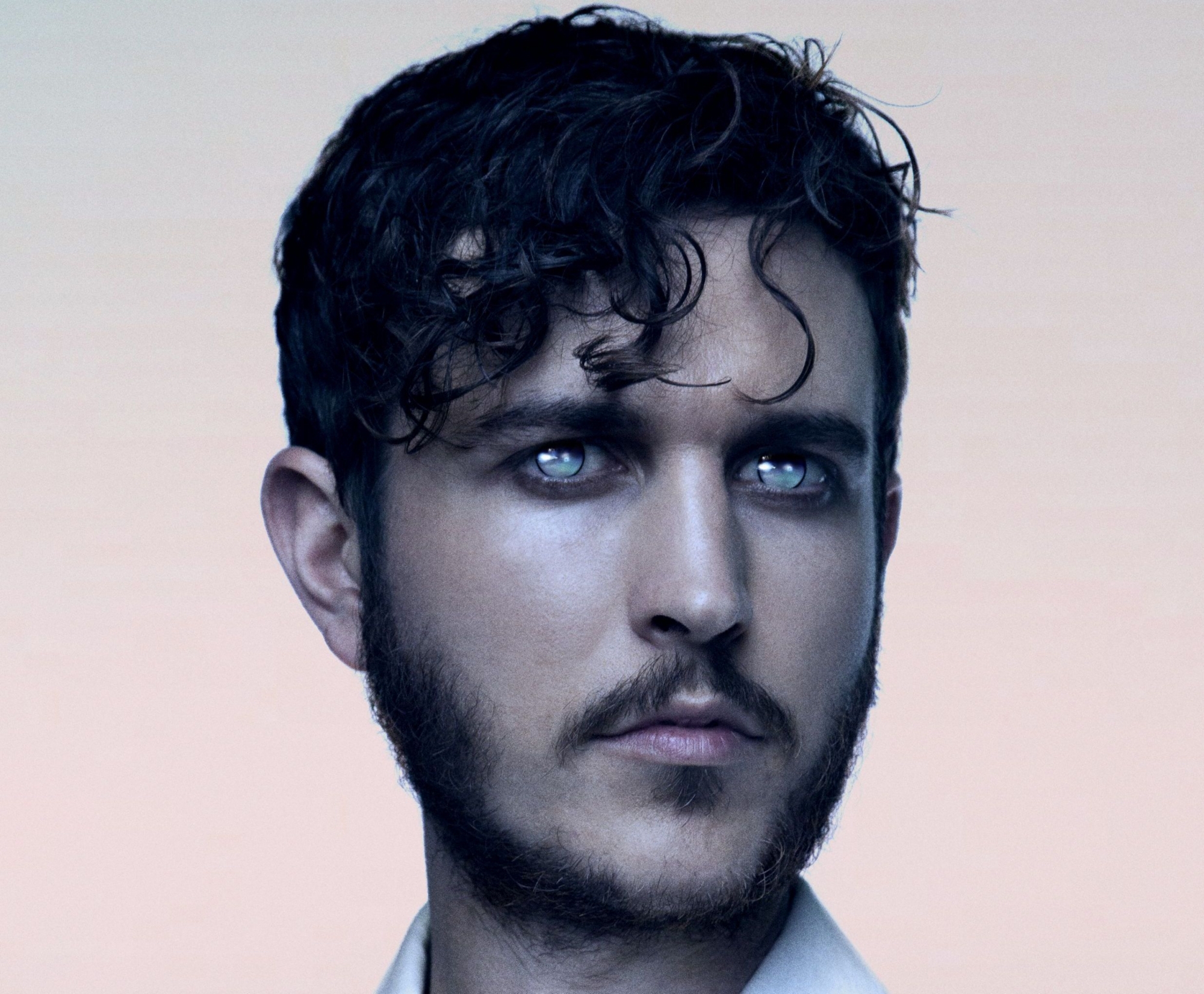 Oscar and the Wolf, un charme vénéneux que l’homme instille à sa musique.