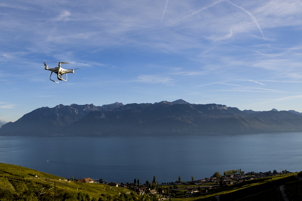 Des drones pourraient être utilisés, à condition qu'ils servent à la géolocalisation et non à une observation.