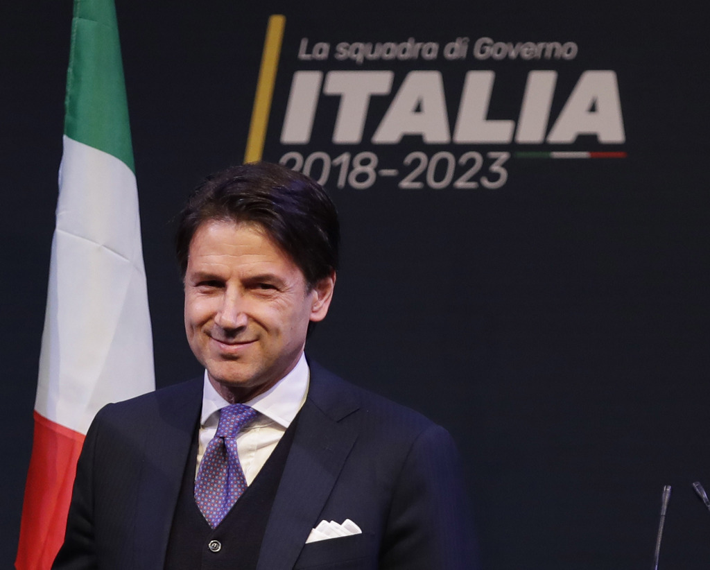 Giuseppe Conte est un juriste universitaire, spécialiste de droit civil et administratif.