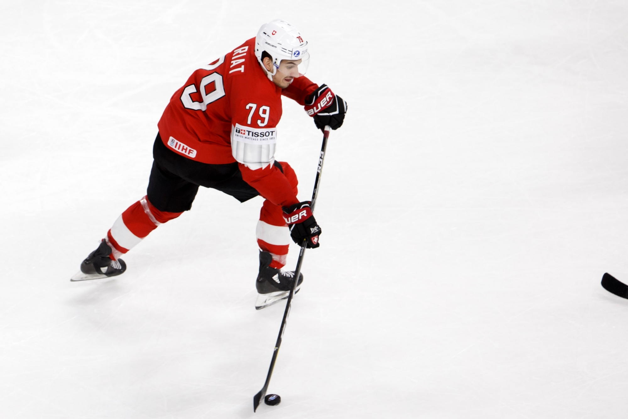 Switzerland's forward Damien Riat controls the puck, during the IIHF 2018 World Championship preliminary round game between Switzerland and Austria, at the Royal Arena, in Copenhagen, Denmark, Saturday, May 5, 2018. (KEYSTONE/Salvatore Di Nolfi)riat EISHOCKEY WM 2018 CHE AUT