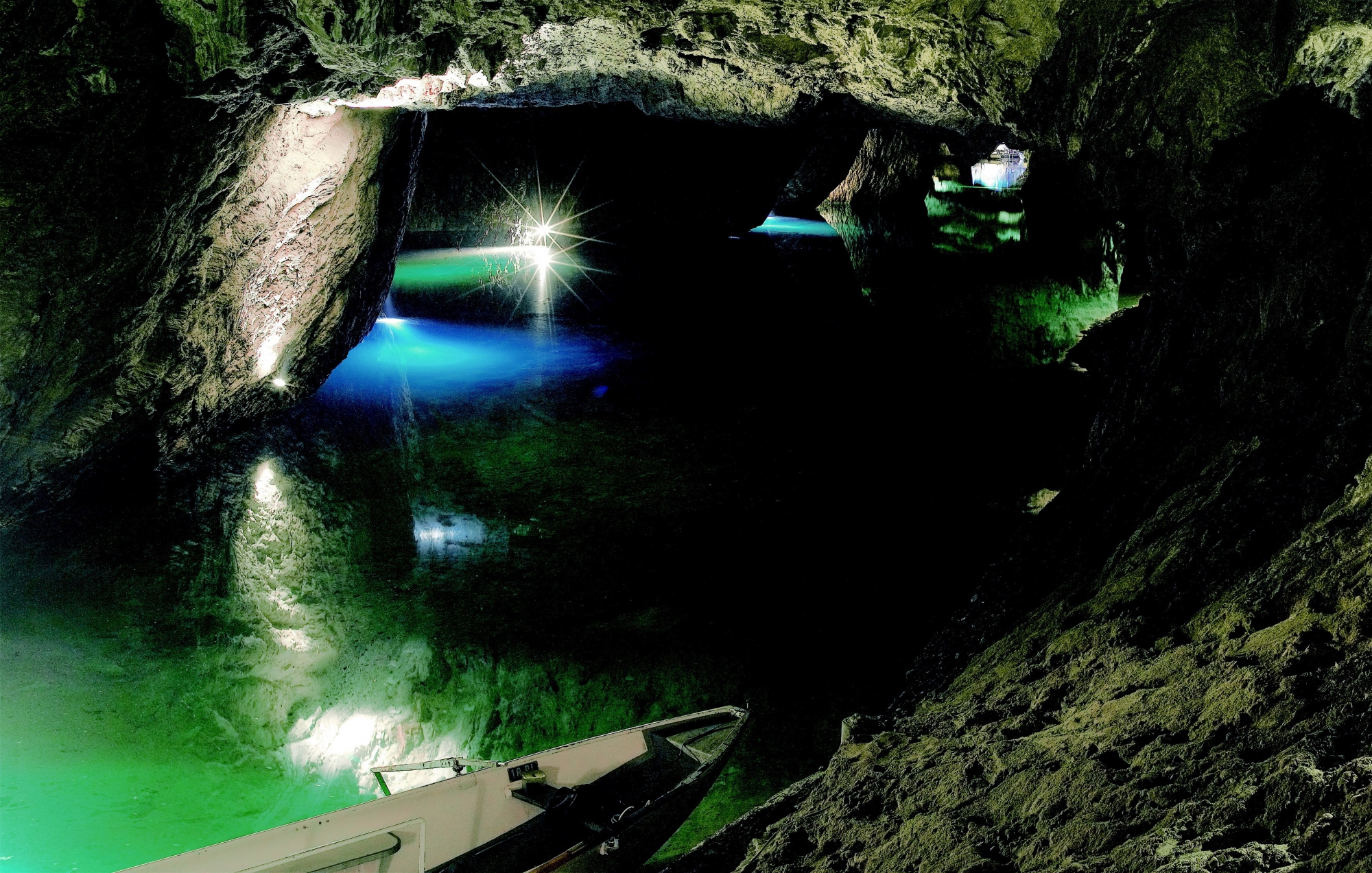 Le lac souterrain est devenu navigable à partir de 1946 mais son existence était connue bien avant cela.