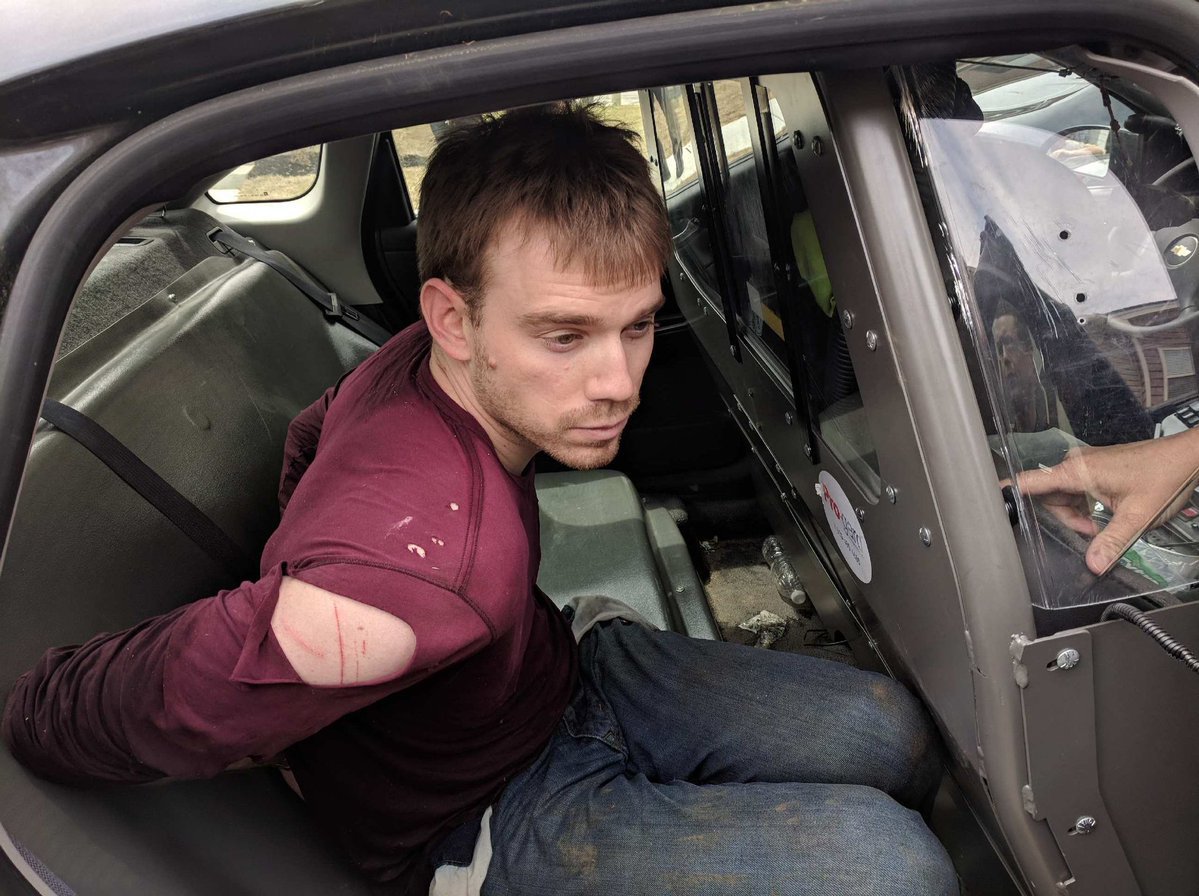 Travis Reinking a été arrêté après plus de 24 heures de cavale.