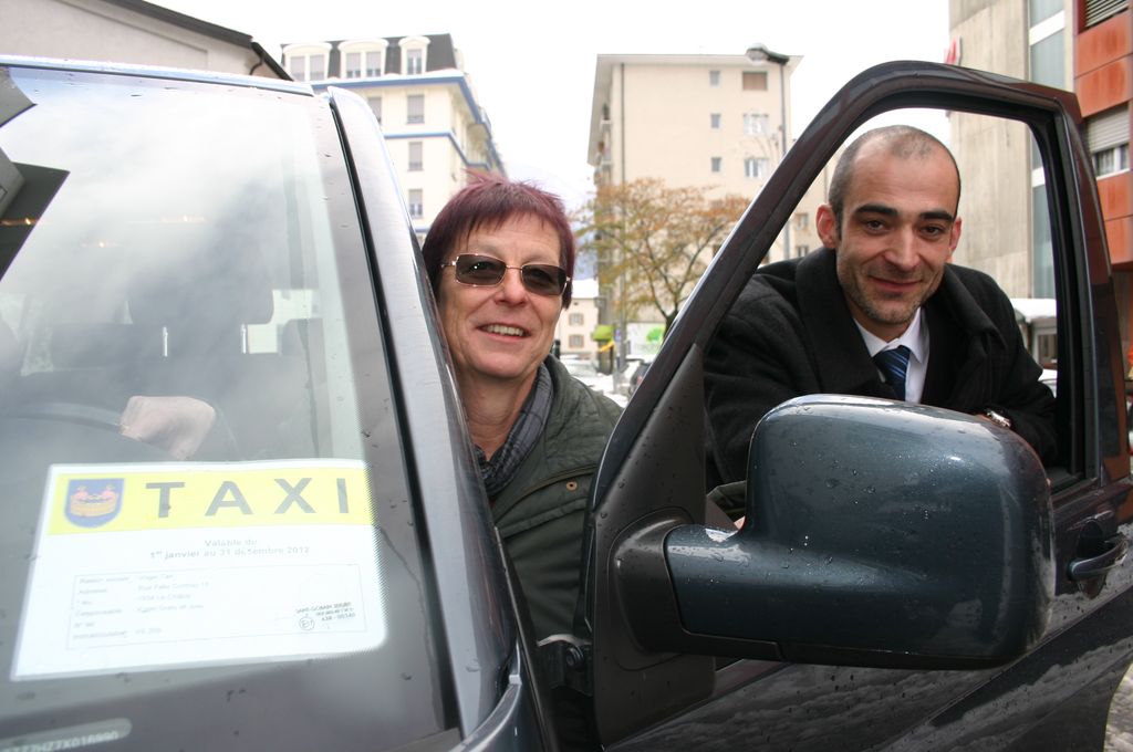 Grety Vogel, la nouvelle présidente de l'association des taxis de Verbier et Victor Rebelo, porte-parole des transporteurs bagnards auprès de l'association genevoise.