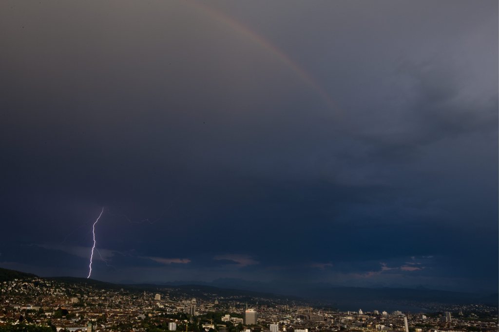 Jeudi soir, quelque 45'000 éclairs ont frappé la Suisse. 