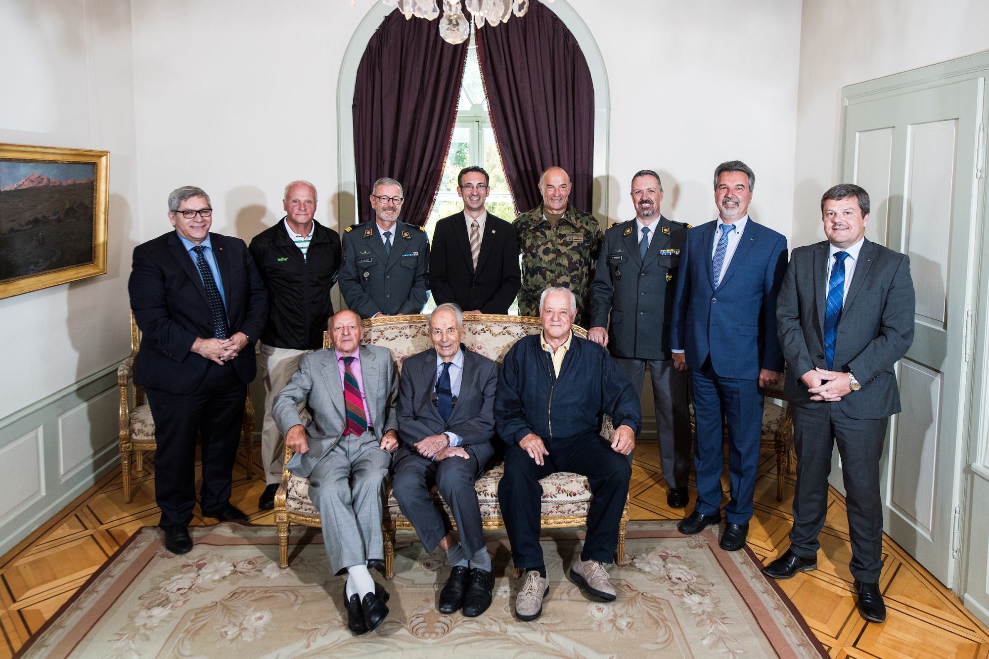 Frédéric Favre entouré de Grégoire Jirillo, Marius Robyr, Daniel Jolliet, Max Contesse, Ivo Burgener, Nicolas Moren, Georges Seewer, René Martin, Adrien Tschumy et Camille Bournissen.