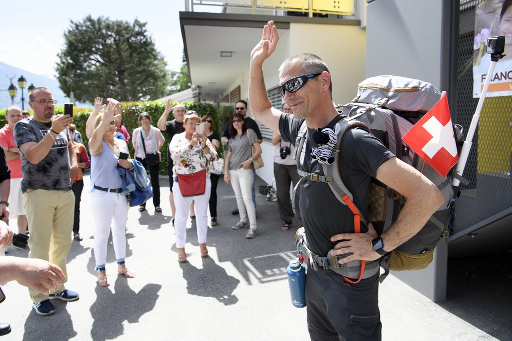 40000 km sans transports publics en quatre ans autour du monde. L'émotion était forte pour Claude Bridy au moment de dire au revoir.