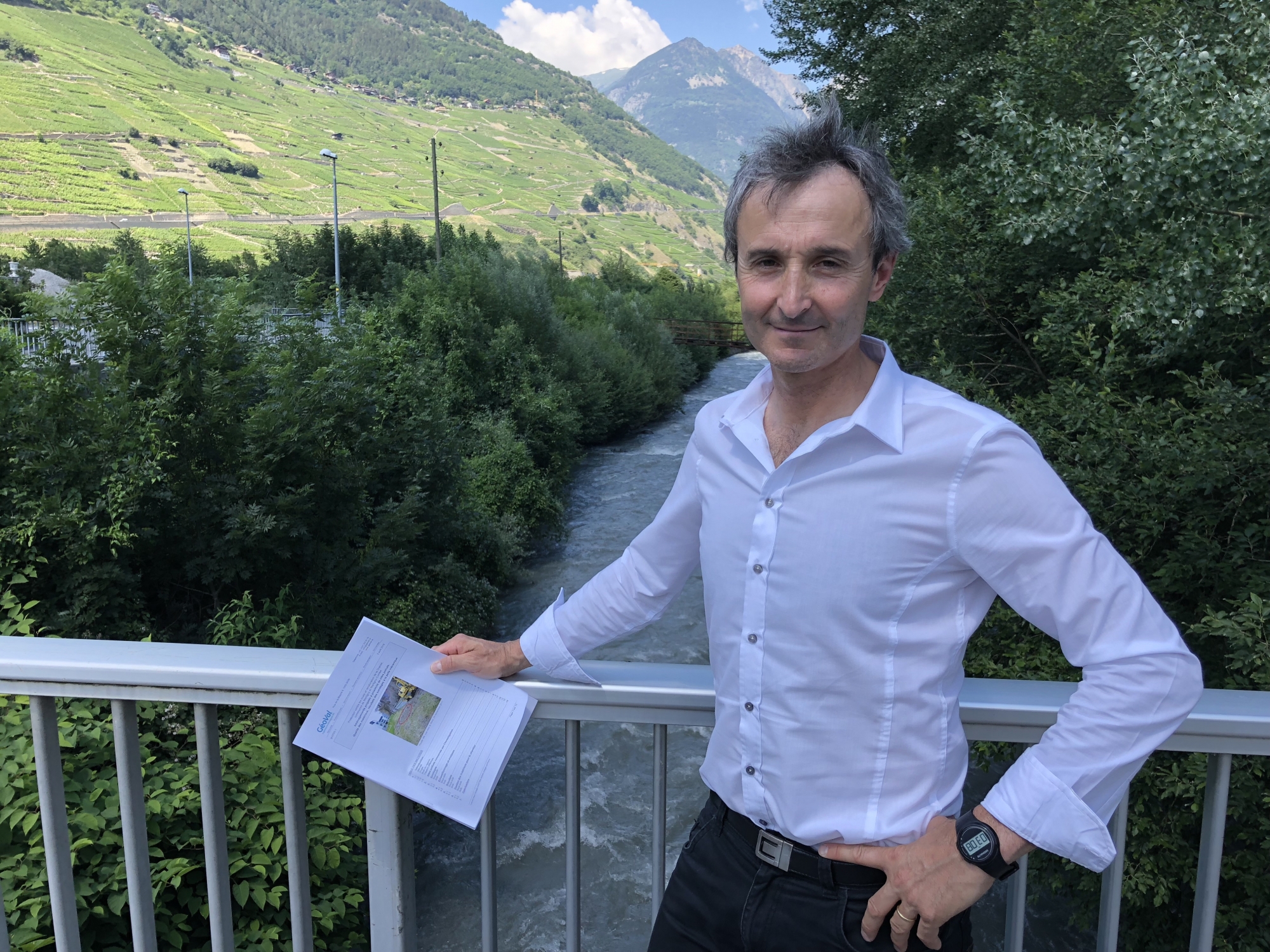 Joël Rossier, chef du service de l'environnement, a dévoilé ce mercredi les conclusions des investigations menées sur les berges de la Dranse, à Martigny. 