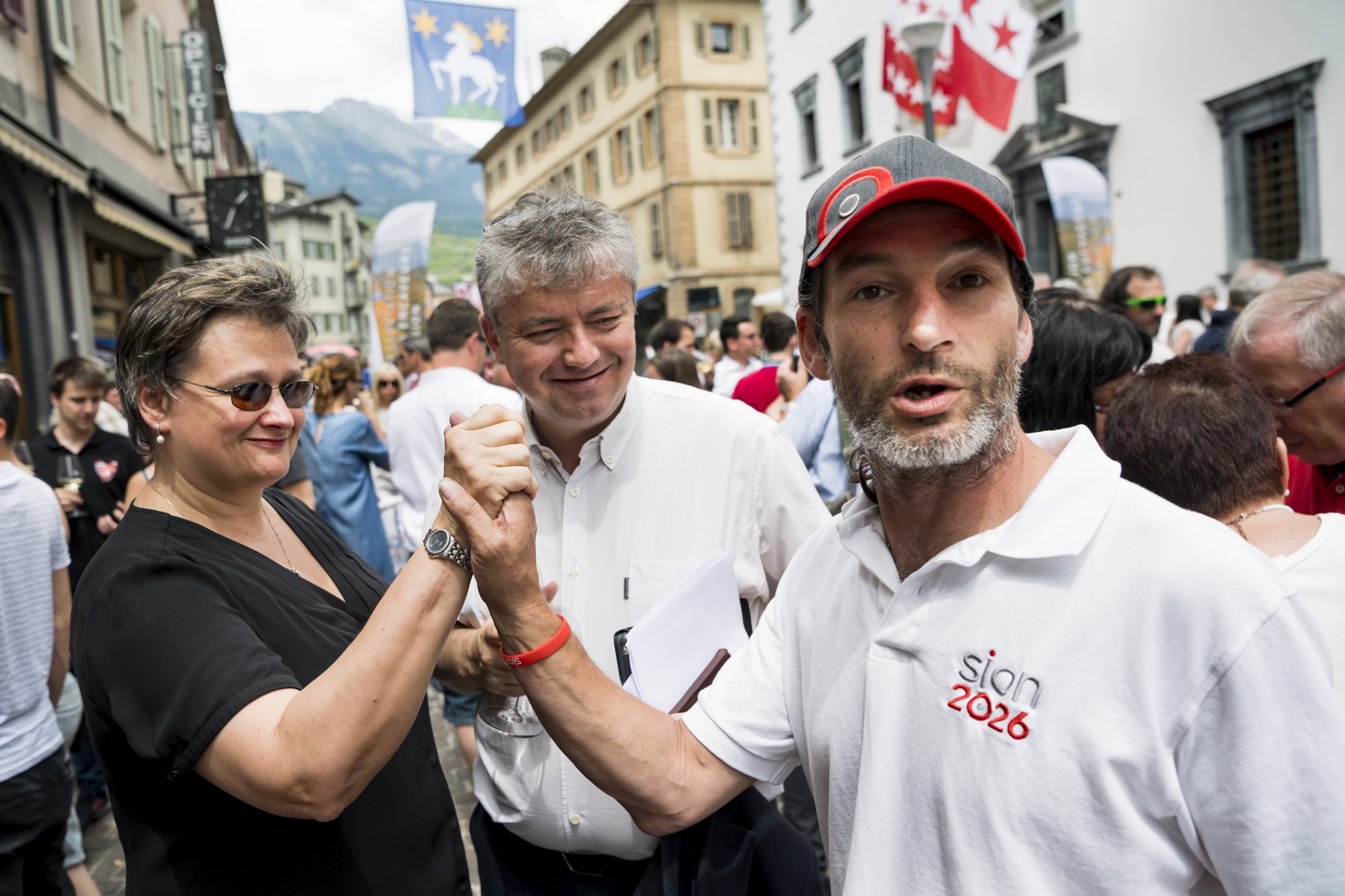 Après le verdict, partisans et opposants se sont mélangés sur le Grand-Pont.