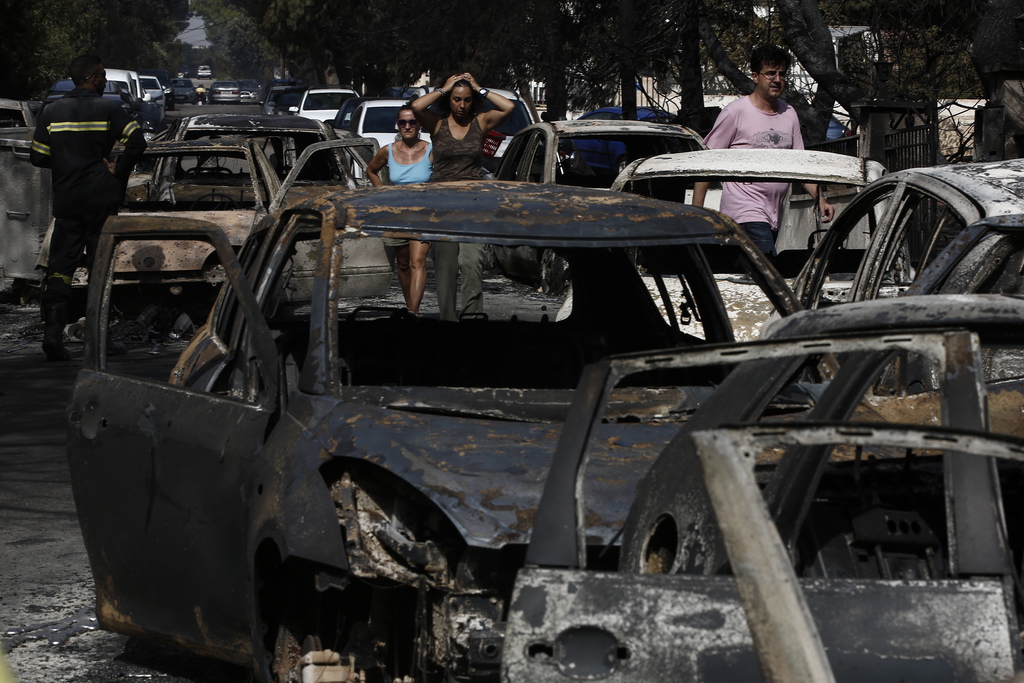 En Grèce, selon un bilan provisoire, les incendies ont fait au moins 50 morts.