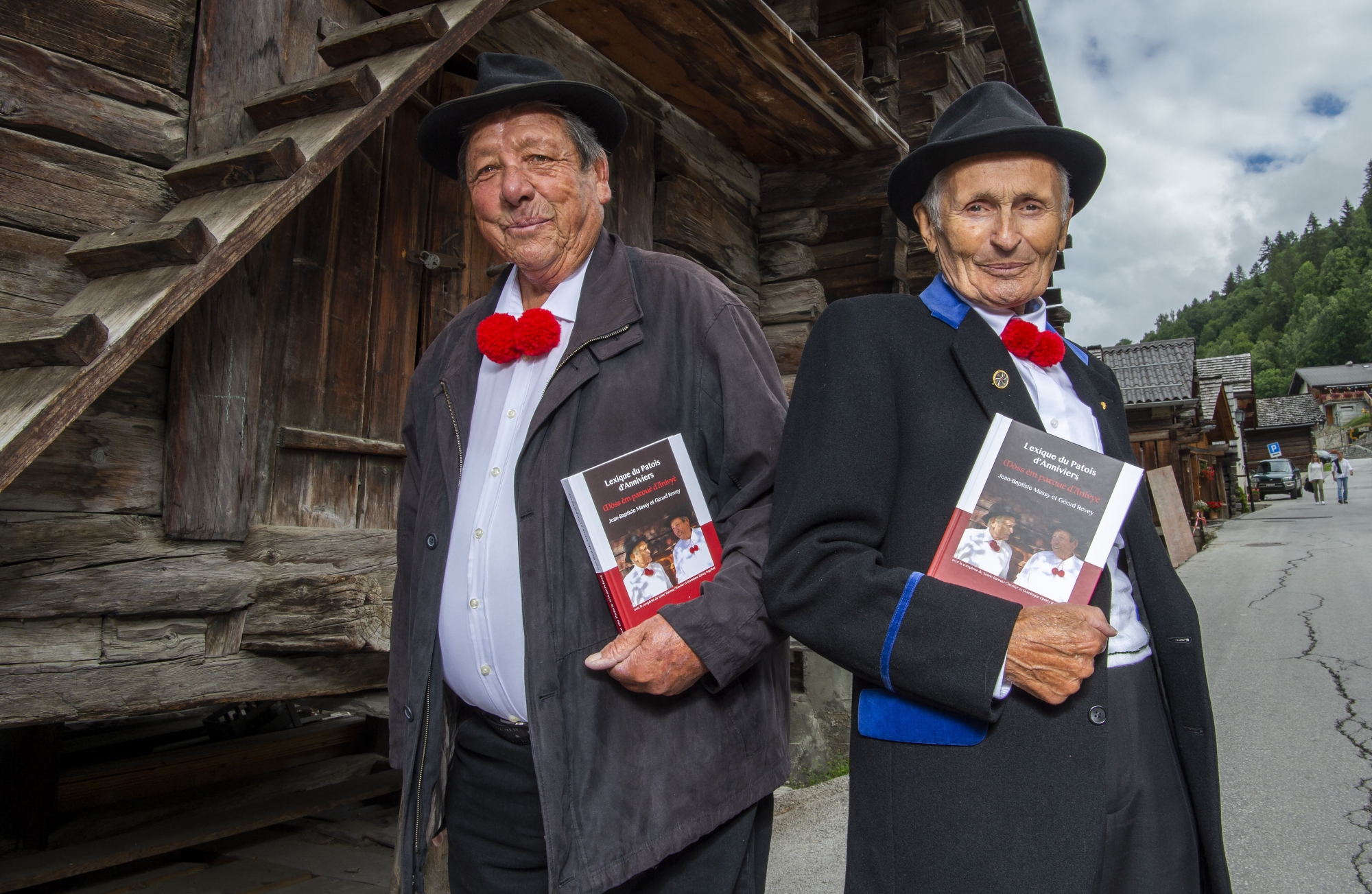 Gérard Revey, 84 ans et Jean-Baptiste Massy, 90 ans, les deux mémoires vivantes qui ont donné vie à ce lexique.