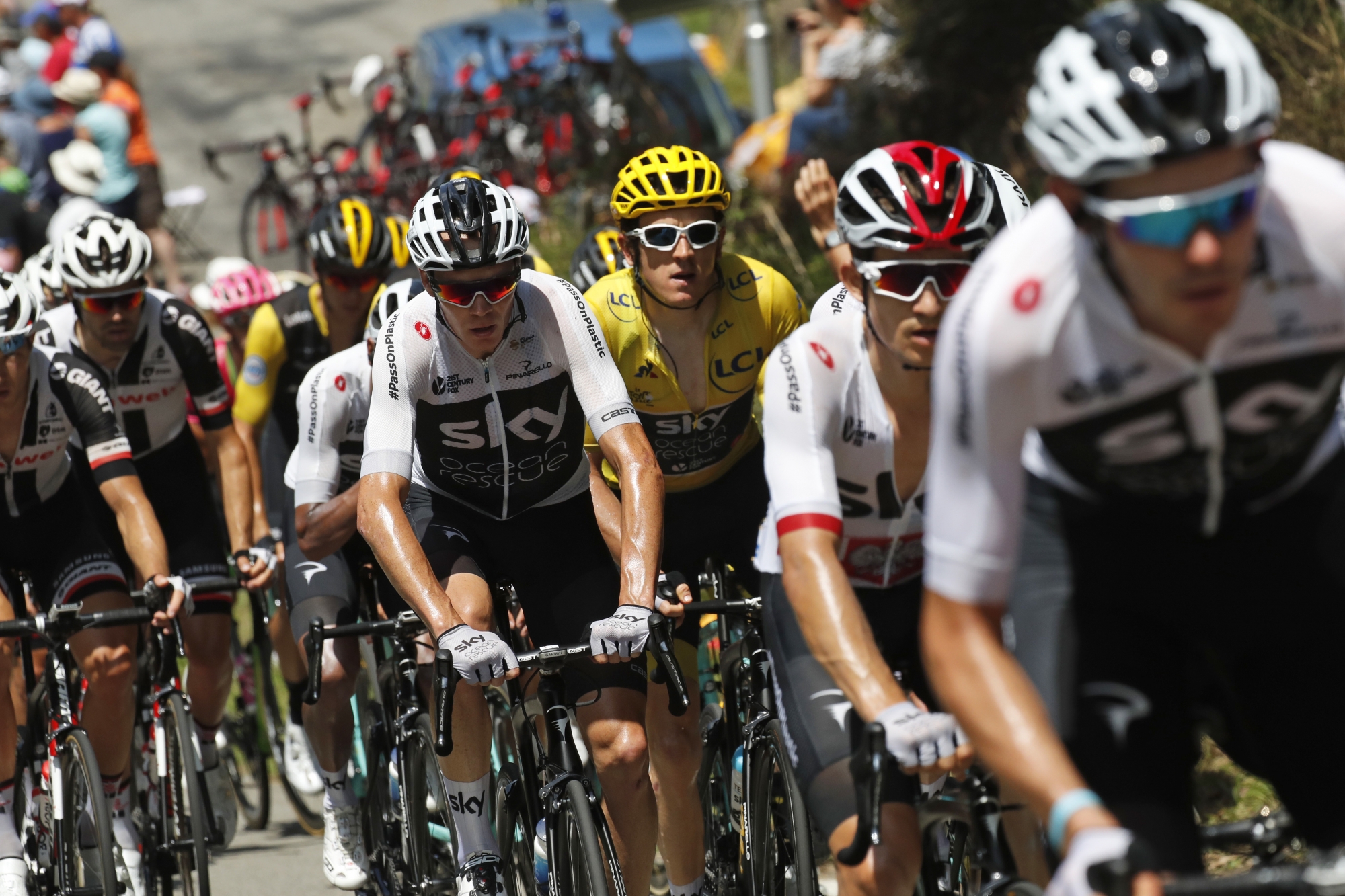 Chris Froome pourrait se faire évincer du podium du Tour de France pour la première fois en quatre ans.