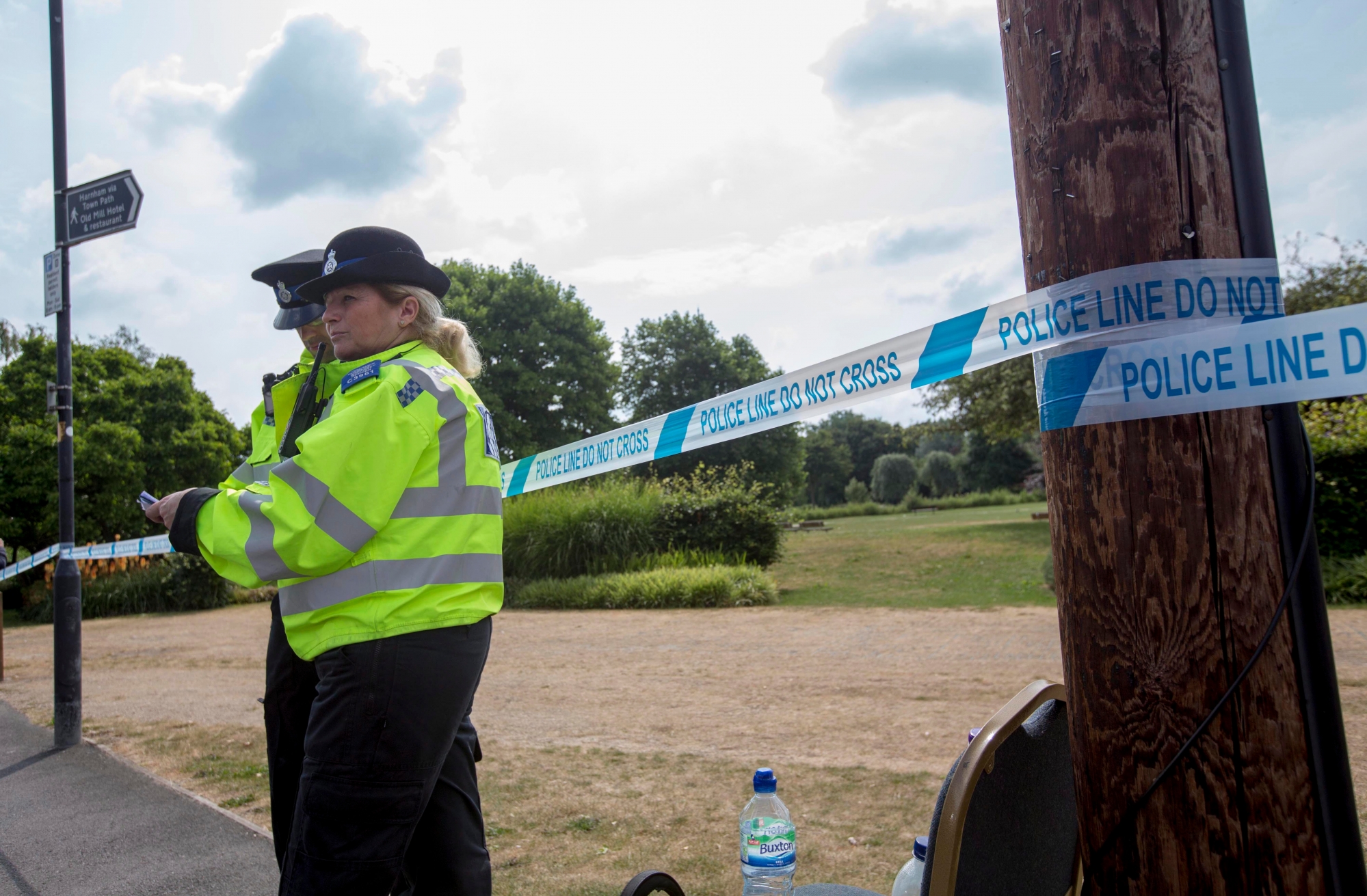 epa06865244 Queen Elizabeth Gardens in Salisbury remains closed and cordoned off as investigations continue into how Dawn S. and Charlie R. were found unconscious on Saturday night, in Amesbury, Britain, 05 July 2018. Charlie R. and his partner Dawn S. had allegedly being exposed to the nerve agent Novichok, according to police.  EPA/RICK FINDLER BRITAIN AMESBURY NERVE AGENT