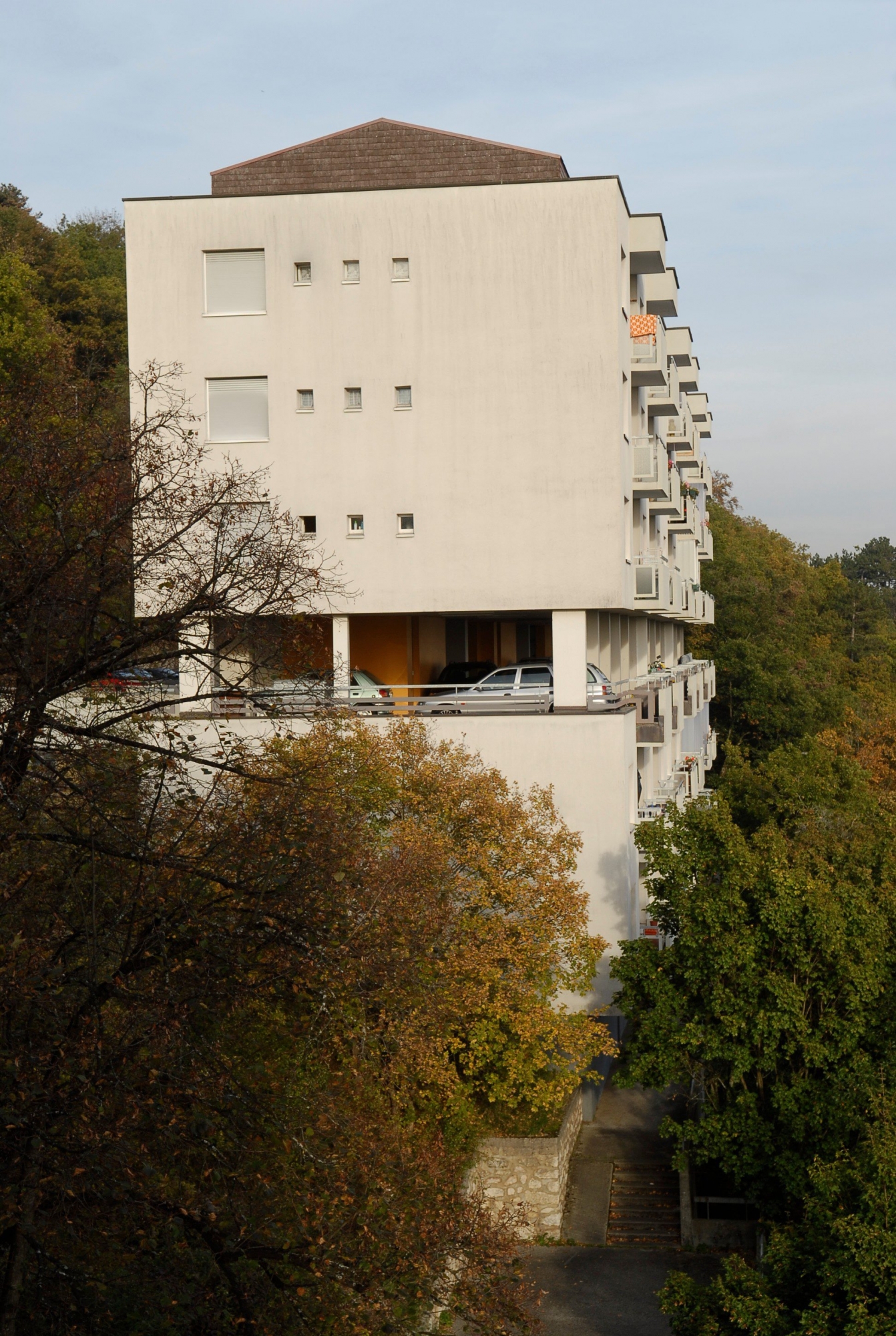 Immeuble appartenant a la Ville. Rue de l'Oree

Neuchatel, le 7 novembre 2006
Photo: Christian Galley URBANISME