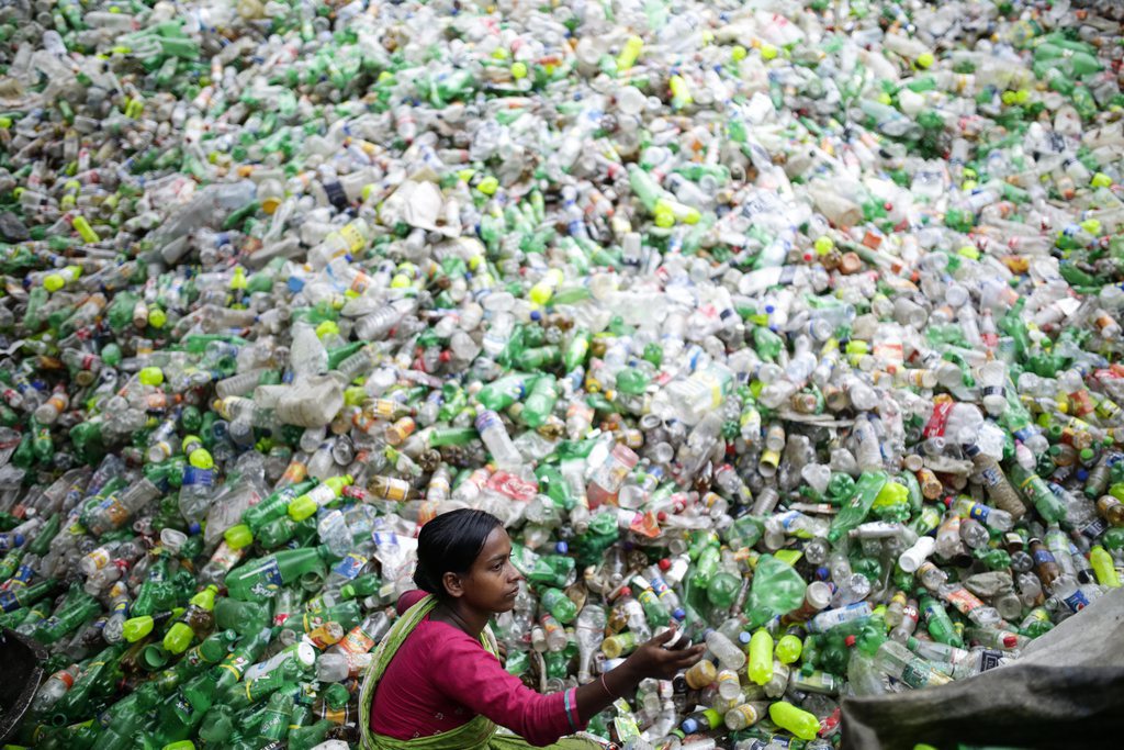 8 milliards de tonnes de plastique sont répandus sur terre et la production devrait doubler dans les deux prochaines décennies.