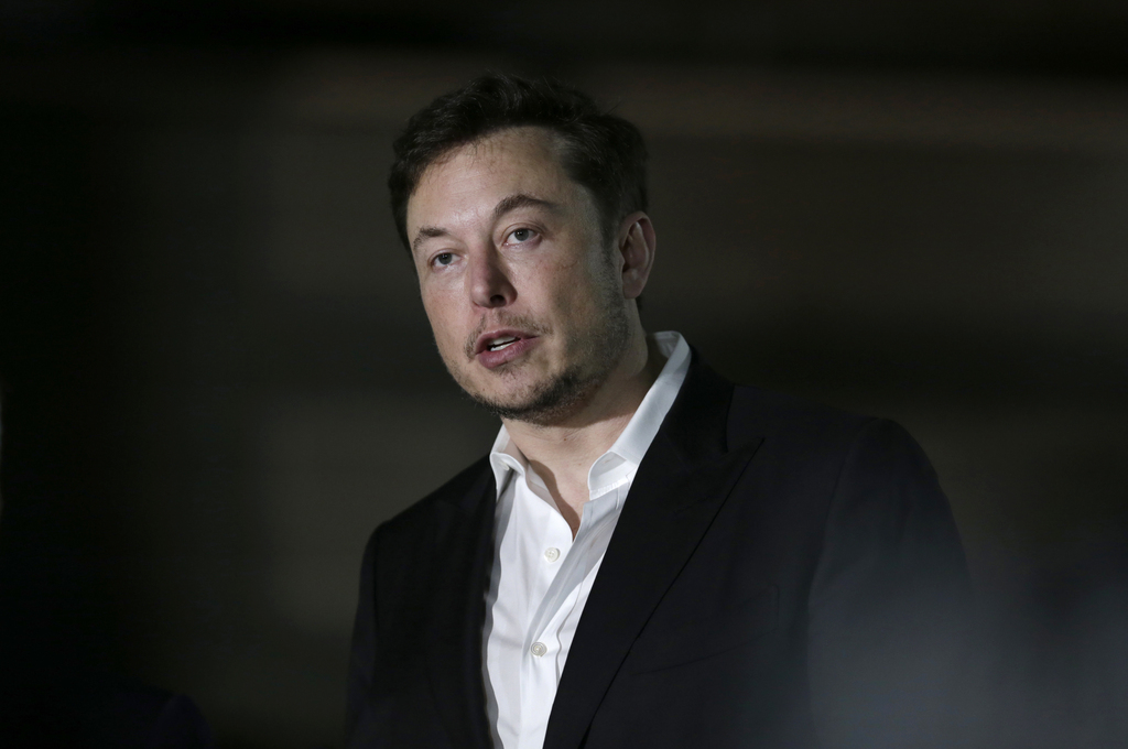 Elon Musk subit de plein fouet la pression des investisseurs qui attendent qu'il tienne sa promesse de faire de Tesla un constructeur rentable.