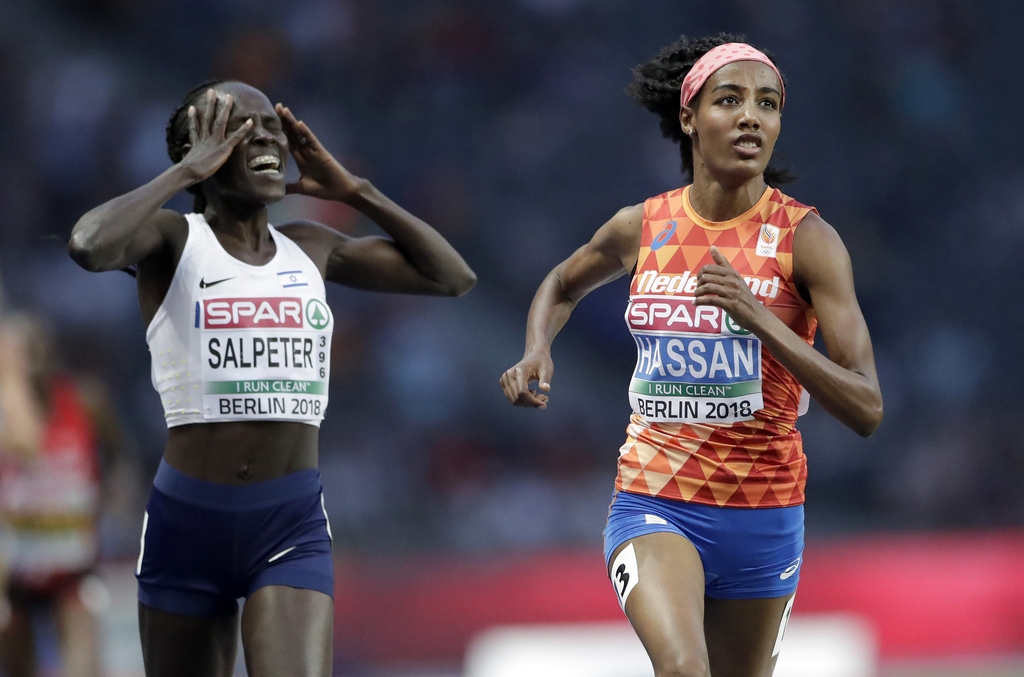 Lonah Chemtai Salpeter s'est arrêtée puis a réalisé qu'elle devait courir encore un tour. 