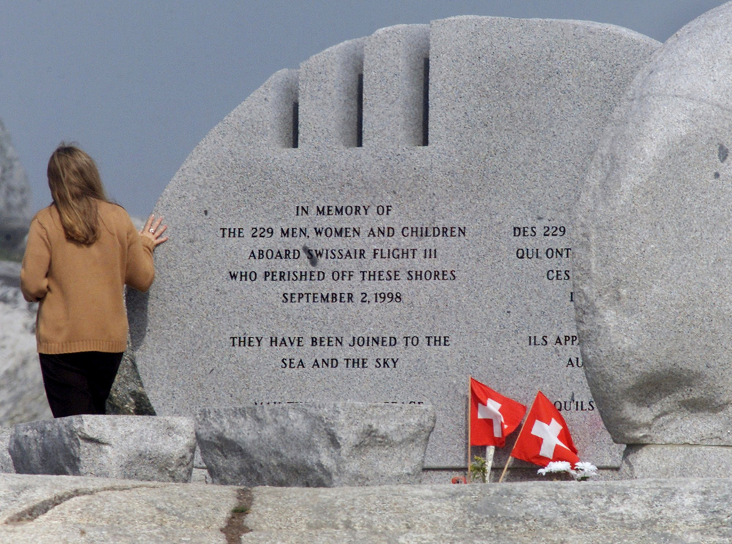 Une stèle rend hommage aux victimes à Halifax.