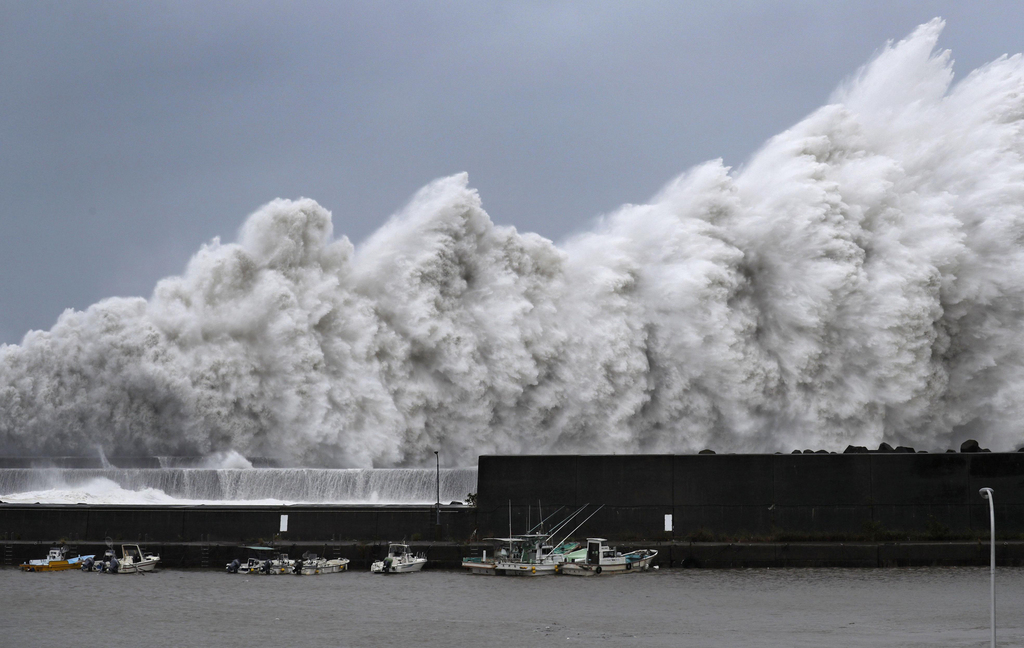 Selon l'Agence météorologique nippone, cela faisait 25 ans qu'un typhon de cette puissance n'avait pas touché l'archipel.