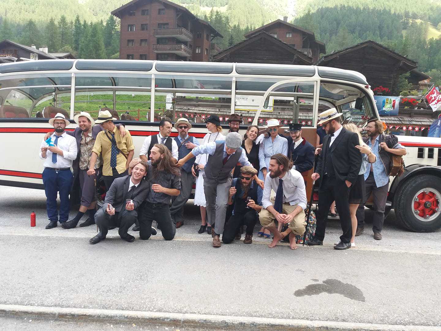 Pas de gagnant pour cette course parodique de Sierre-Zinal, les 25 participants sont arrivés ensemble sur la ligne.