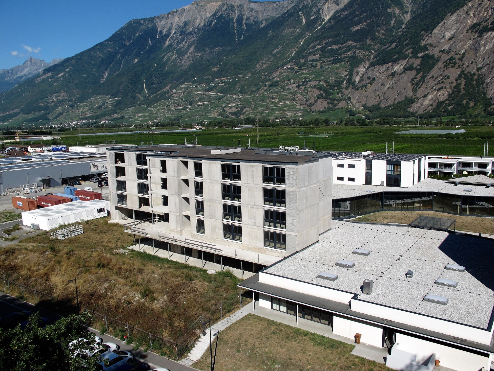 En attente depuis trois ans, le quatrième bâtiment du complexe des Sources à Saxon ne deviendra finalement pas un hôtel 3 étoiles.