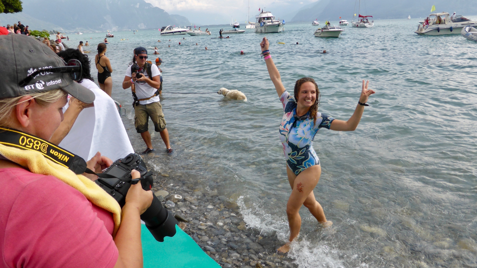 Marion Gabioud samedi à son arrivée à Vevey, radieuse parmi une centaine de nageurs.