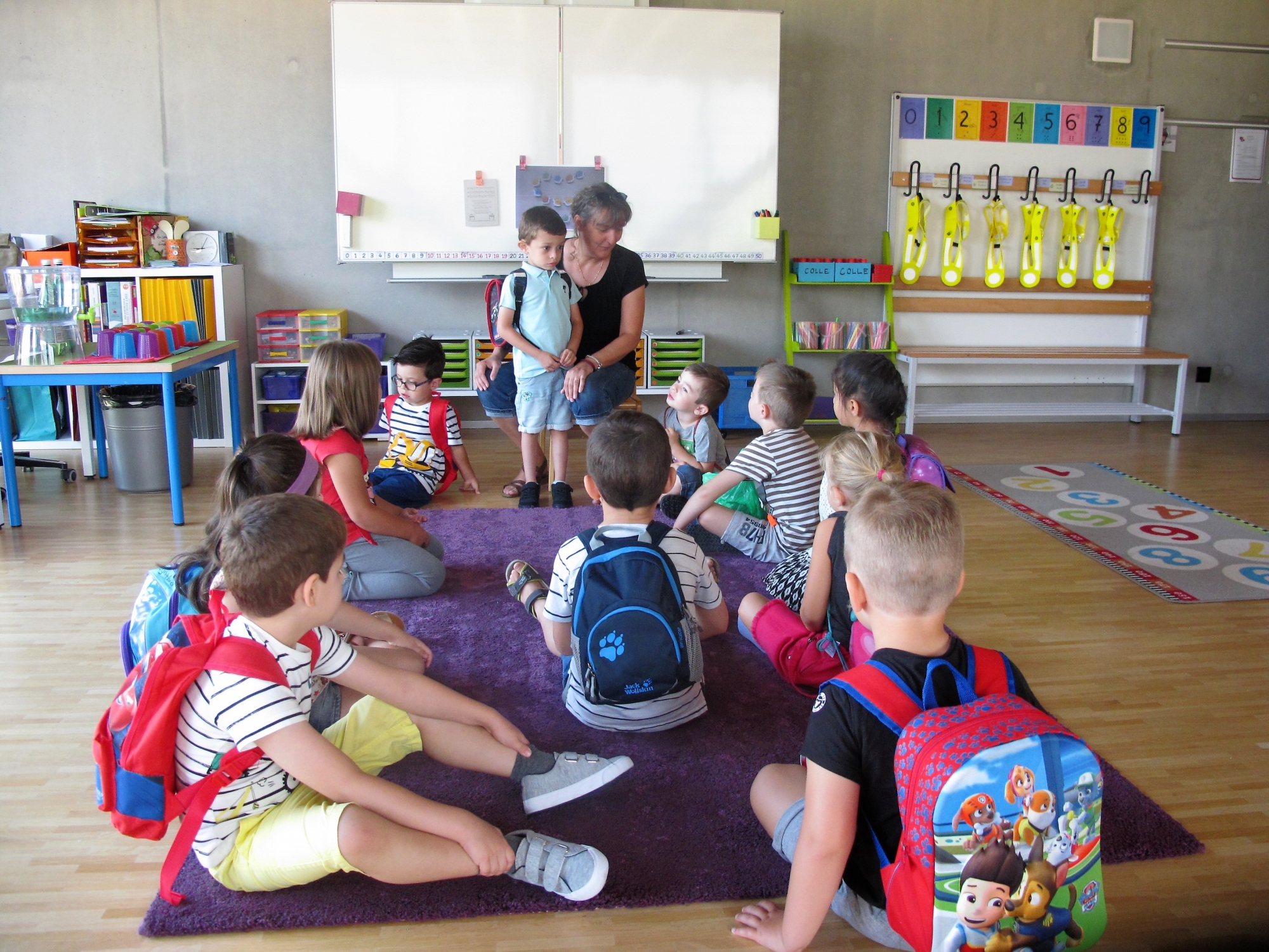 Tous les élèves de Fully ont désormais les mêmes horaires scolaires. Ici, une classe de 1H qui a effectué sa première rentrée lundi matin.