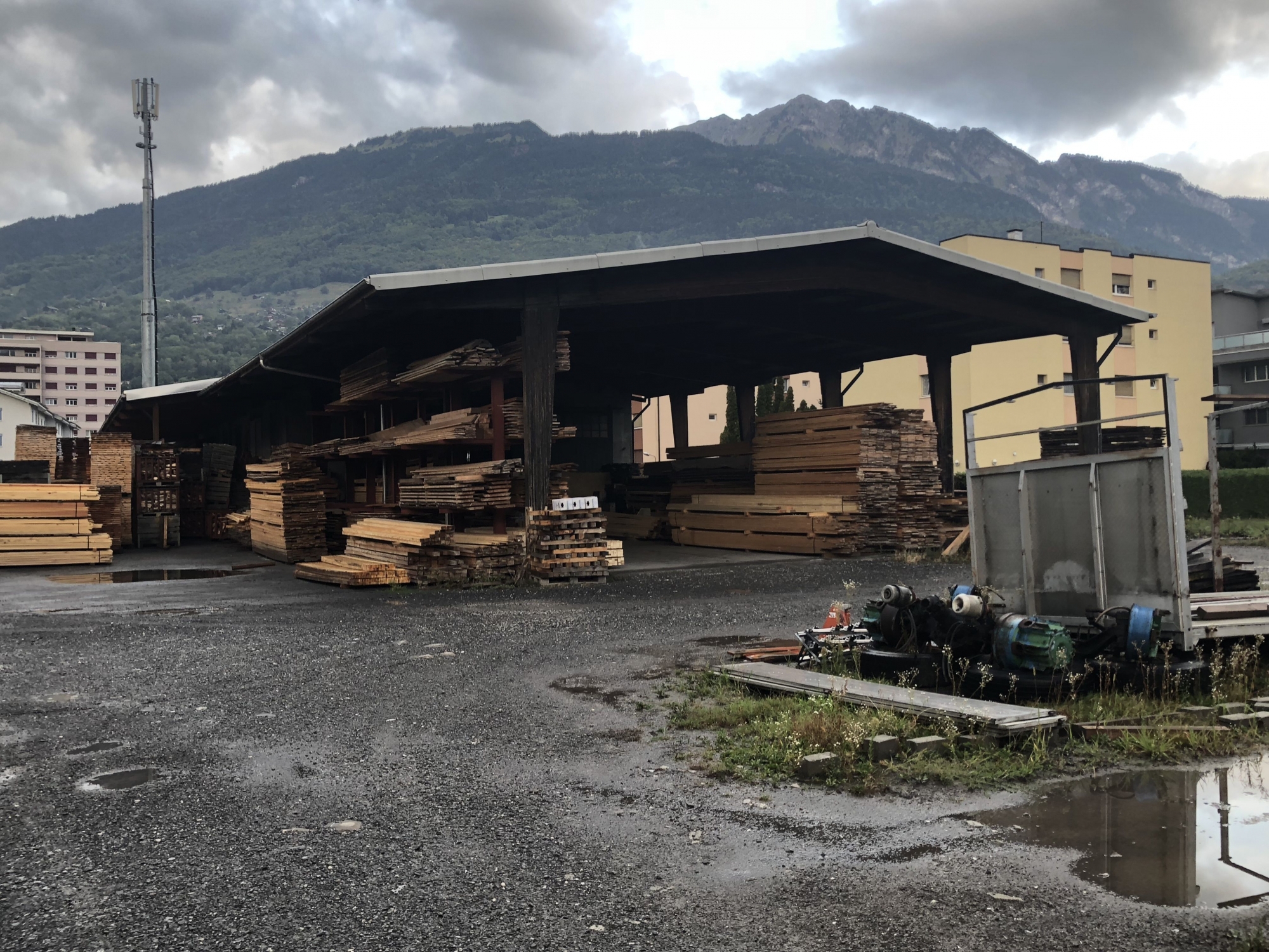 L'incendie à pris au sous-sol de la scierie. Aucun dégât n'a été constaté à l'extérieur.