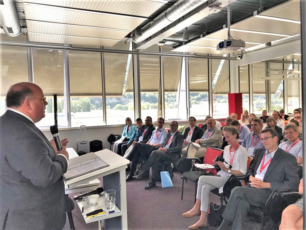 Ambassadeur des Etats-Unis en Suisse, Edward McMullen s'est déplacé sur le campus Energypolis de Sion pour soutenir le développement de synergies entre les deux pays.