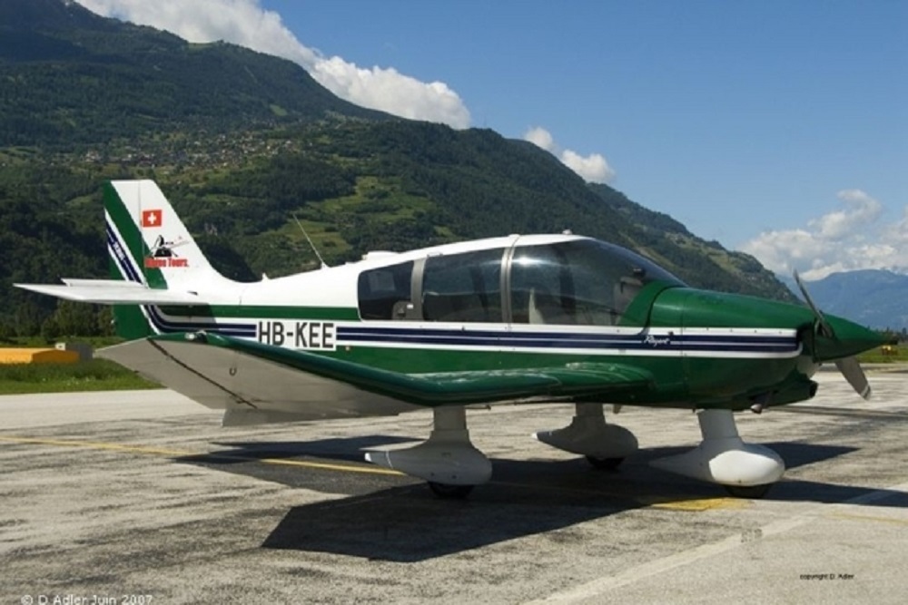 L'avion qui s'est écrasé vendredi était un Robin DR 400-180 qui appartenait au Groupe de vol à moteur de Sion.