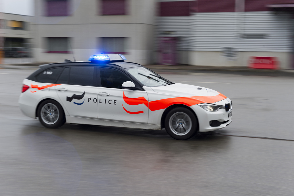 Un roumain a été retrouvé mort sur un parking de Cottens dans le canton de Fribourg.