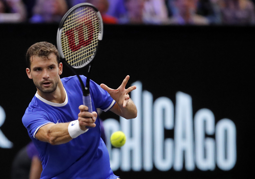 Dimitrov, 7e mondial, n'a jamais été inquiété par Tiafoe (ATP 40) sur le court en ciment installé dans l'United Center, la salle de la franchise NBA des Chicago Bulls.