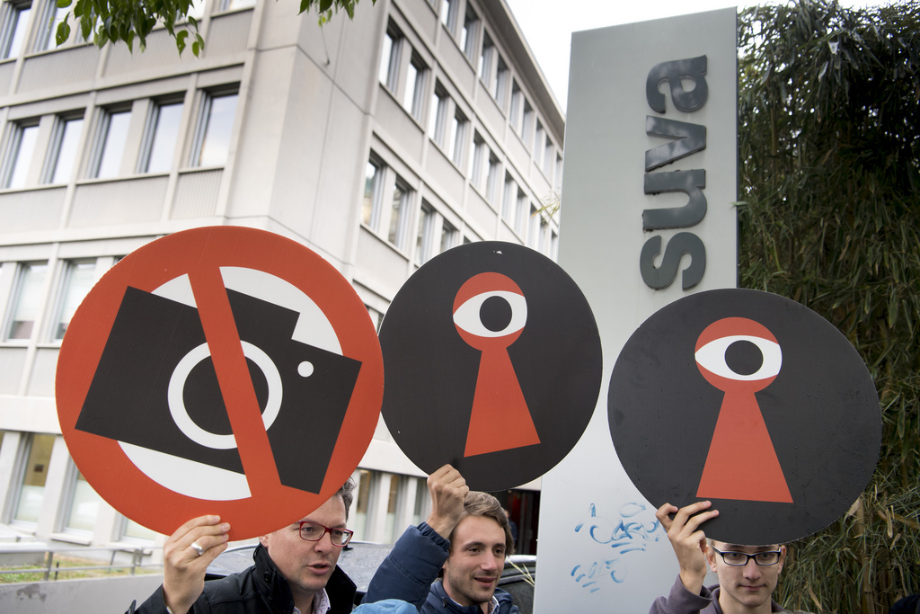 La campagne romande contre la surveillance arbitraire des assurés a été lancée lundi à Lausanne.