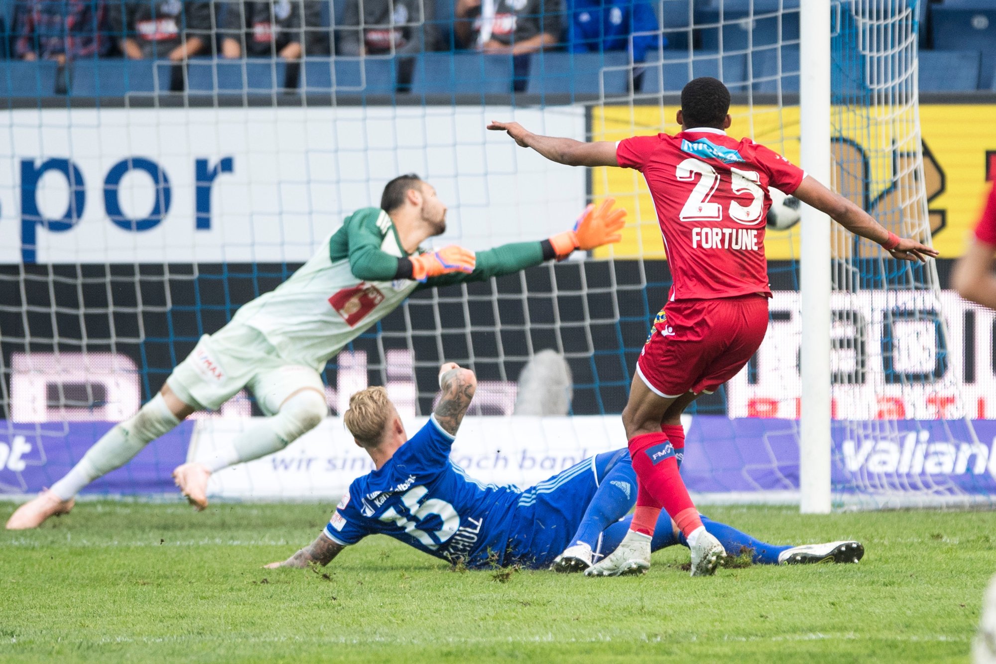 Yassin Fortune inscrit le 3-1 à Lucerne et scelle le score final.