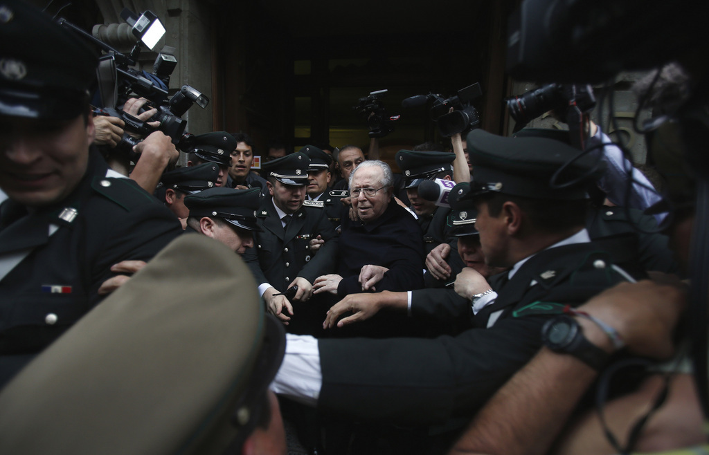 Fernando Karadima, 88 ans, avait été suspendu à vie de ses fonctions par le Vatican en 2011, après avoir été condamné pour abus sexuels perpétrés sur des mineurs dans les années 80 et 90 dans une paroisse de Santiago.