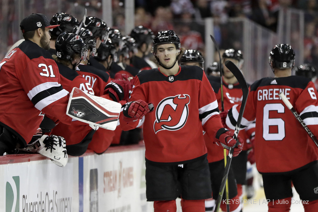 Nico Hischier est à la conclusion d'un magnifique mouvement collectif des Devils.