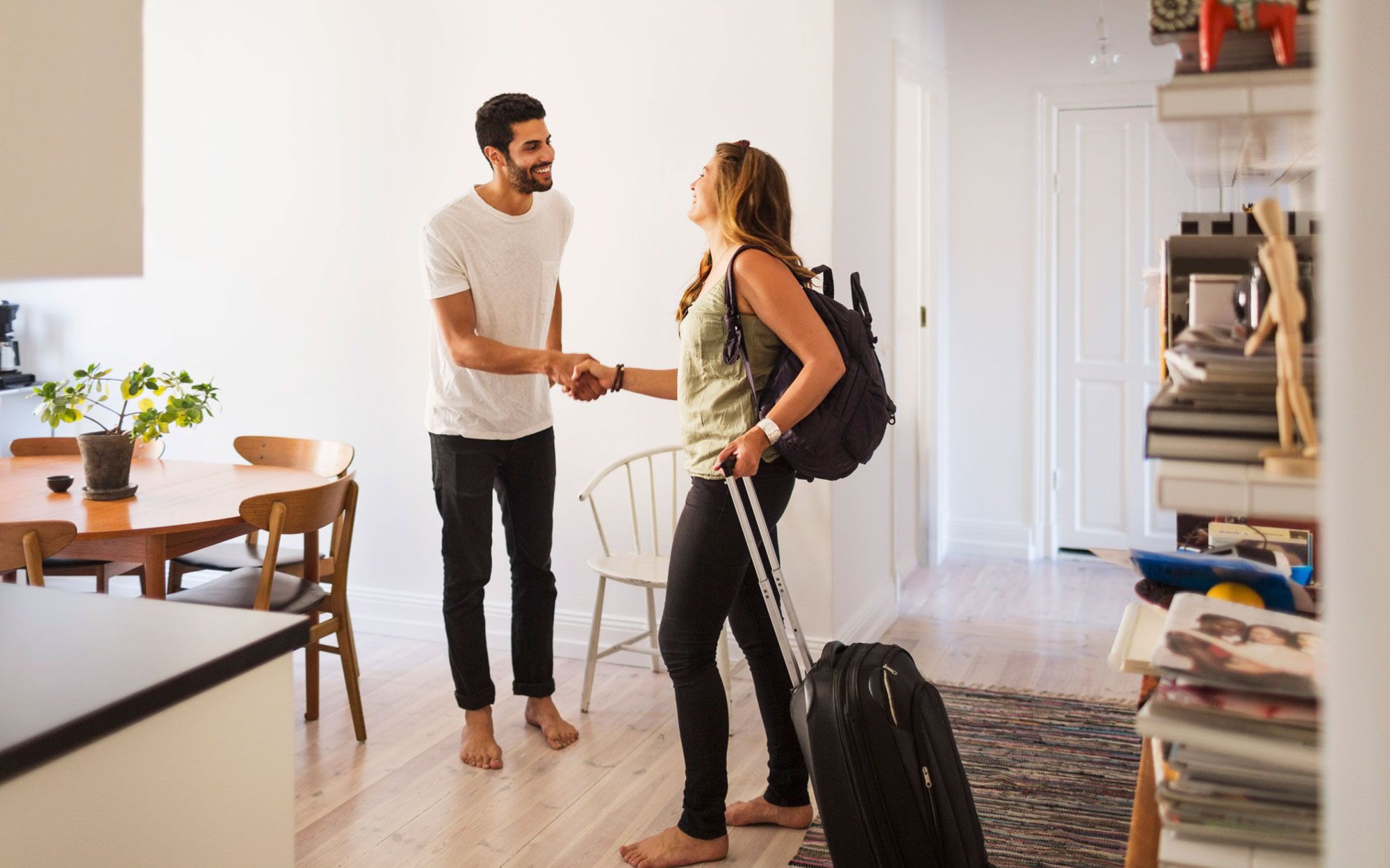 Sous-louer son logement sur des plateformes de location de courte durée comme Airbnb implique de respecter certaines règles au risque de voir son bail résilié.