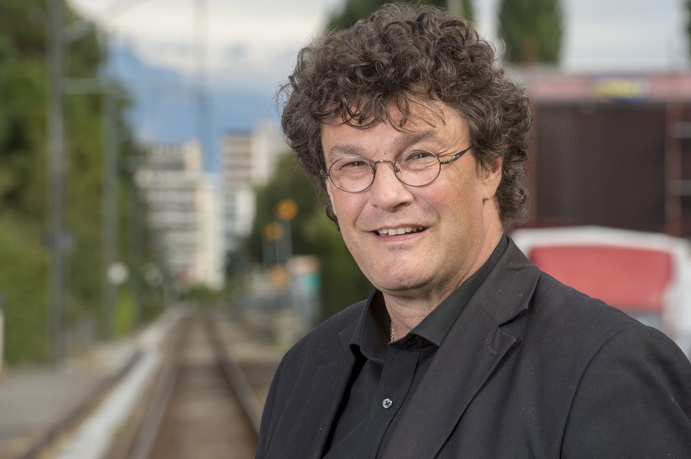 Spécialiste de mobilité, le professeur Vincent Kaufmann est directeur du Laboratoire de sociologie urbaine (Lasur) de l'Ecole polytechnique fédérale de Lausanne.  .