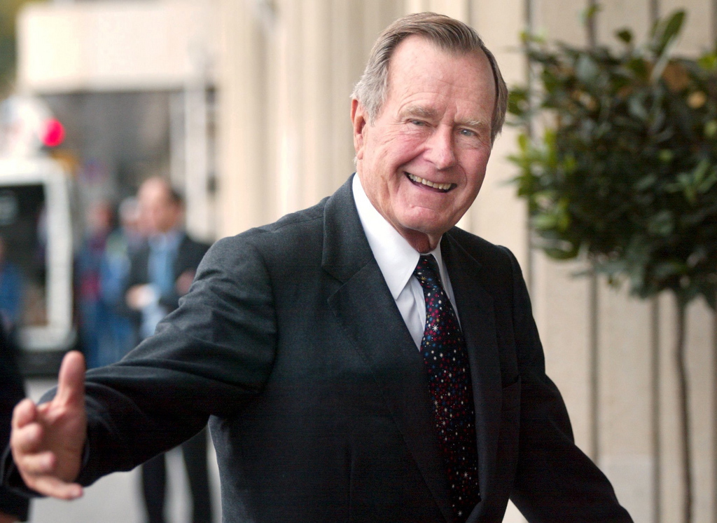 L'ancien président des Etats-Unis George H.W. Bush, qui dirigea son pays de 1989 à 1993 durant la fin de la Guerre froide, est décédé à l'âge de 94 ans.